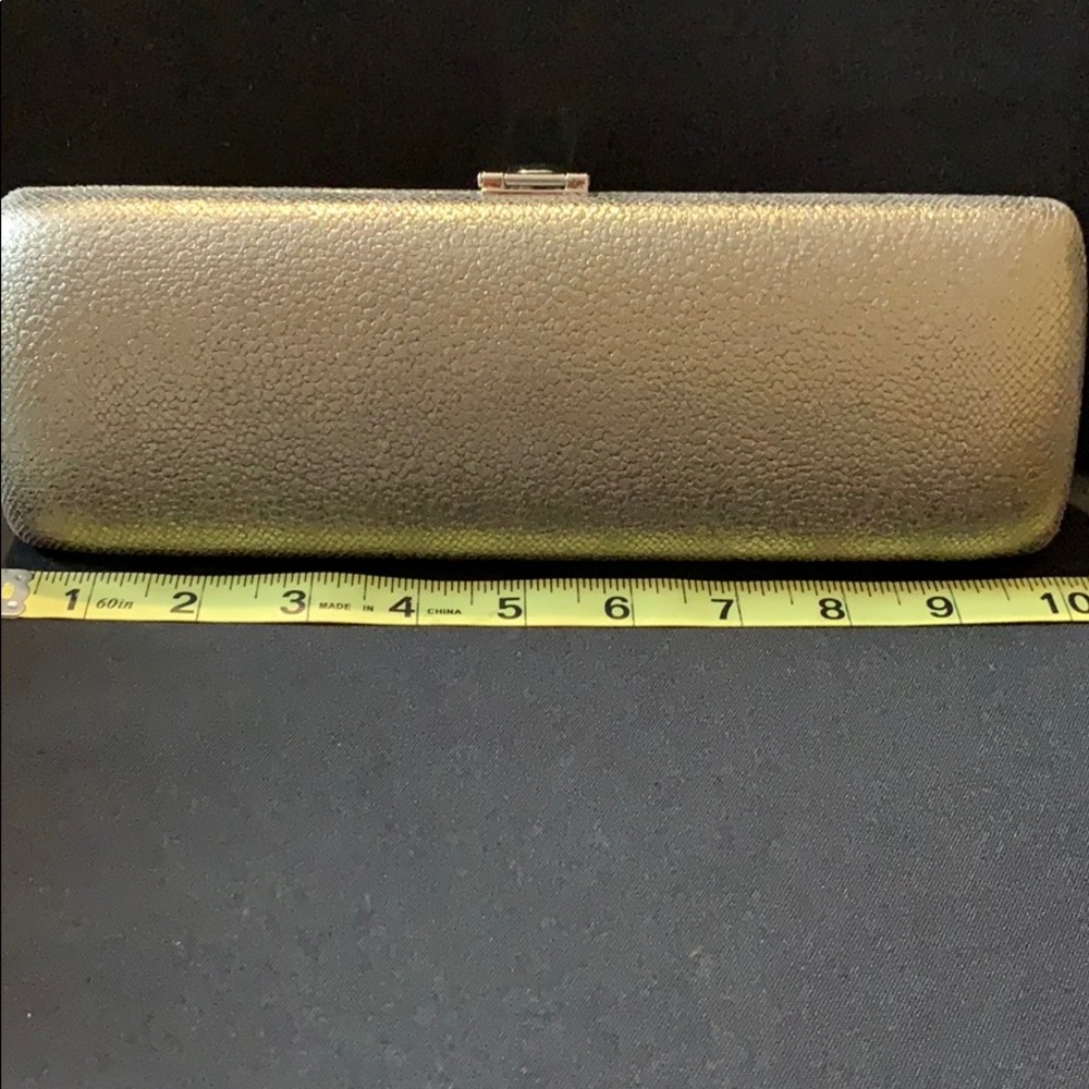 Clutch - Picture 3 of 7